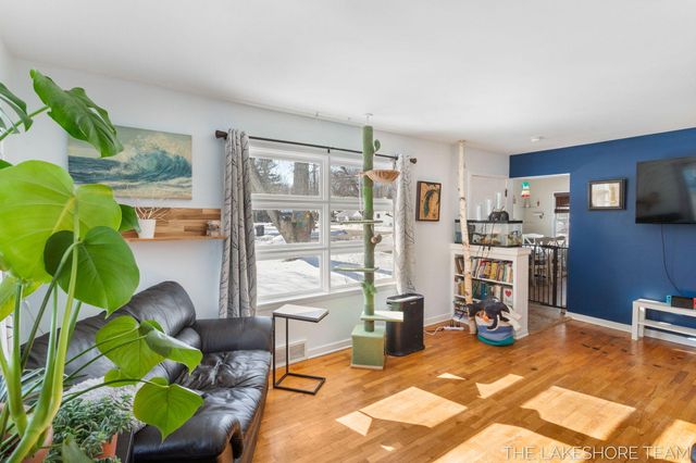 843 W 25th Street, Holland, MI 49423