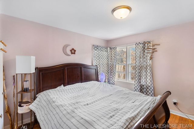 843 W 25th Street, Holland, MI 49423