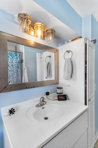 843 W 25th Street, Holland, MI 49423