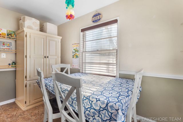 843 W 25th Street, Holland, MI 49423