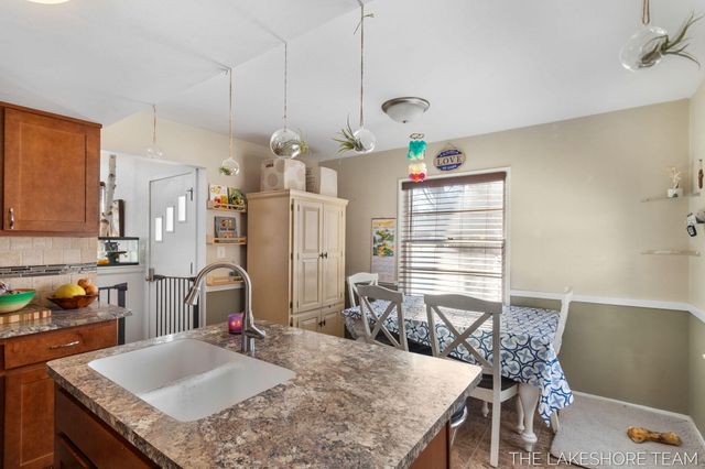 843 W 25th Street, Holland, MI 49423