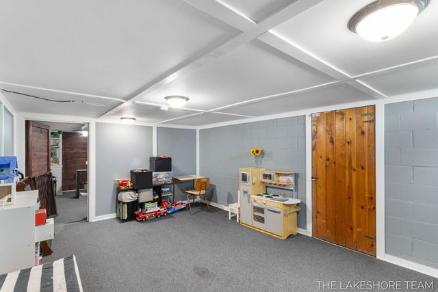 843 W 25th Street, Holland, MI 49423