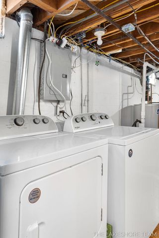 843 W 25th Street, Holland, MI 49423