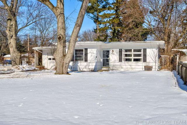 843 W 25th Street, Holland, MI 49423