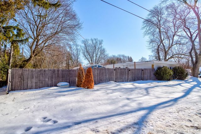 843 W 25th Street, Holland, MI 49423