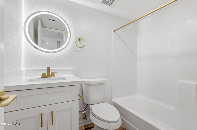 623 W Guadalupe Road 215, Mesa, AZ 85210