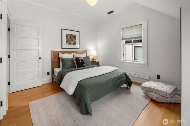 3033 27th Avenue W, Seattle, WA 98199