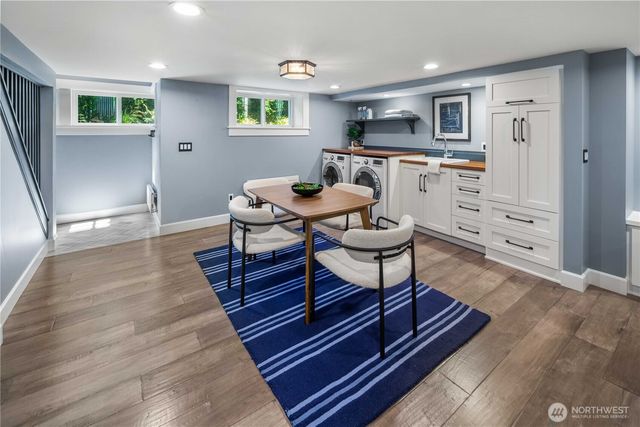 3033 27th Avenue W, Seattle, WA 98199