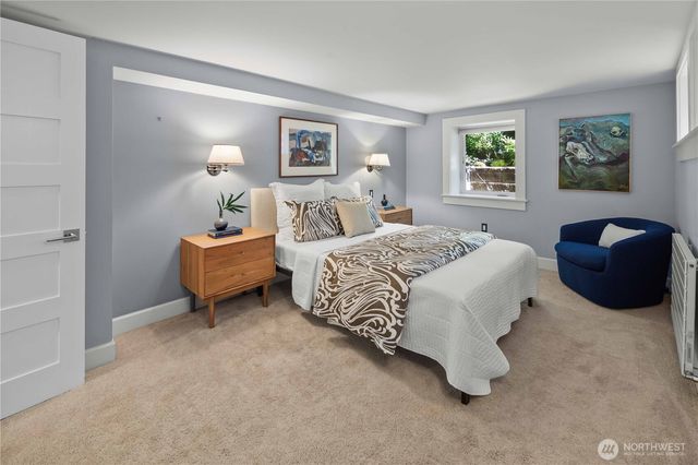 3033 27th Avenue W, Seattle, WA 98199