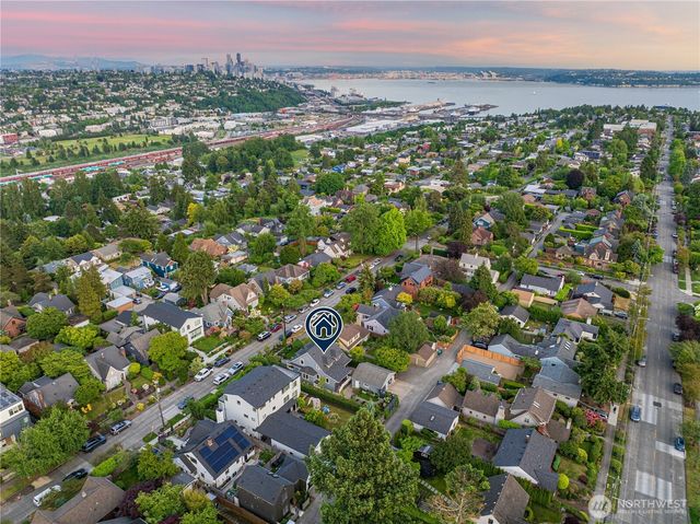3033 27th Avenue W, Seattle, WA 98199