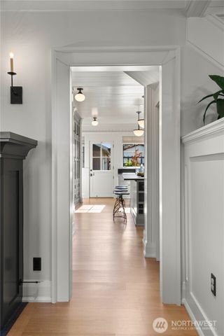 3033 27th Avenue W, Seattle, WA 98199