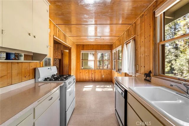 25455 Tahquitz, Idyllwild, CA 92549