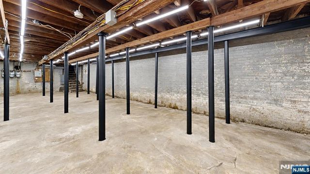 504 Springfield, Newark, NJ 07103