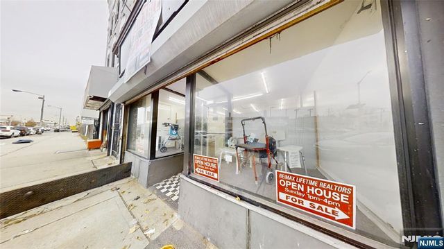 504 Springfield, Newark, NJ 07103