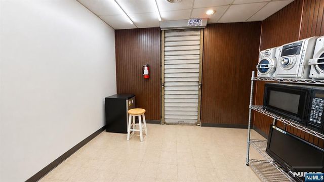 504 Springfield, Newark, NJ 07103