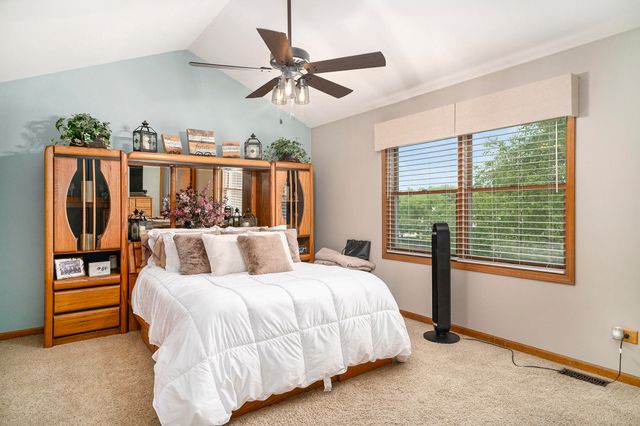 101 Ridgewood Lane, Dyer, IN 46311