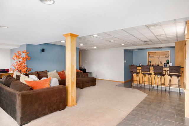 101 Ridgewood Lane, Dyer, IN 46311