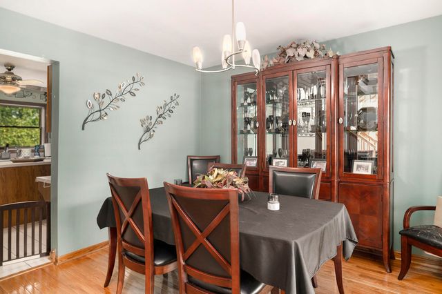 101 Ridgewood Lane, Dyer, IN 46311