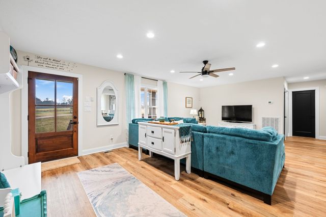 1993 Egypt Rd, Chapel Hill, TN 37034