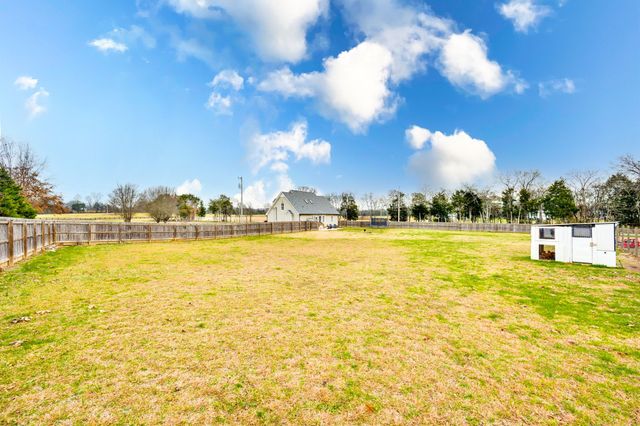 1993 Egypt Rd, Chapel Hill, TN 37034