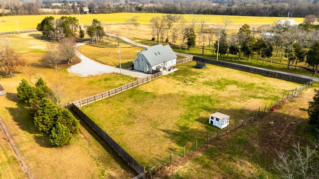 1993 Egypt Rd, Chapel Hill, TN 37034