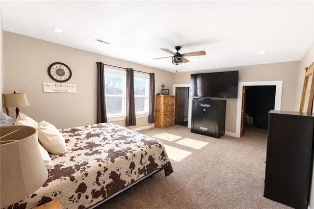 1044 SW 101St Road, Chilhowee, MO 64733