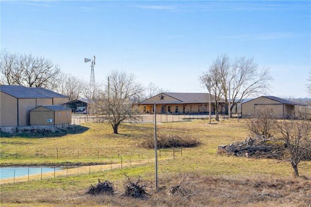 1044 SW 101St Road, Chilhowee, MO 64733