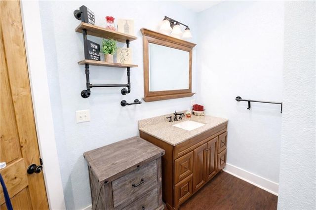 1044 SW 101St Road, Chilhowee, MO 64733