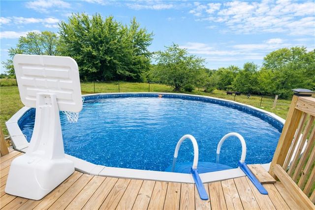 1044 SW 101St Road, Chilhowee, MO 64733