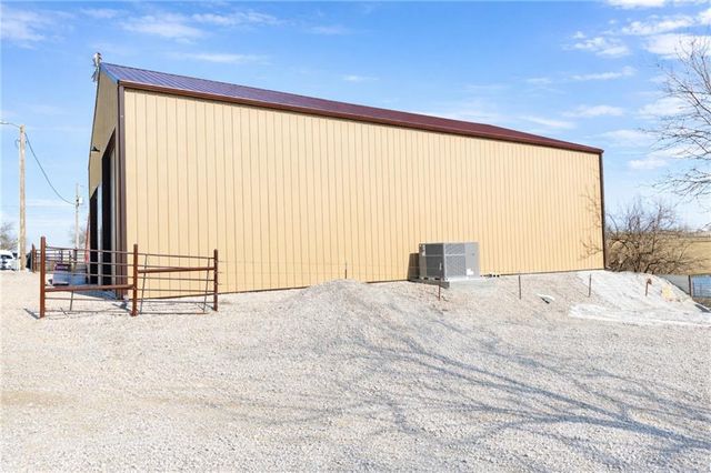 1044 SW 101St Road, Chilhowee, MO 64733