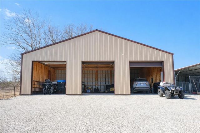 1044 SW 101St Road, Chilhowee, MO 64733