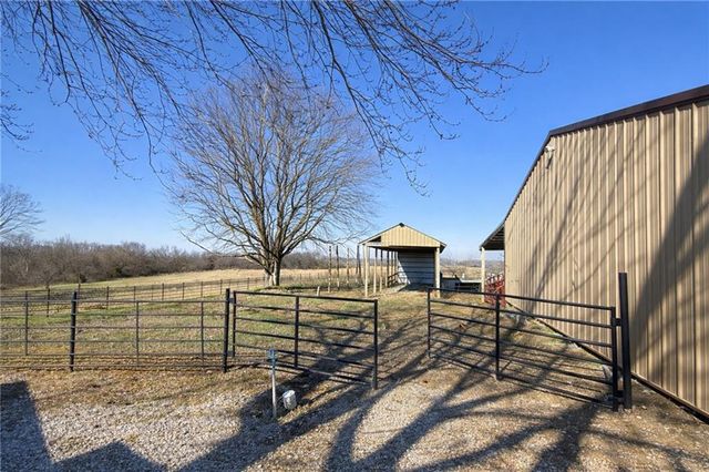 1044 SW 101St Road, Chilhowee, MO 64733