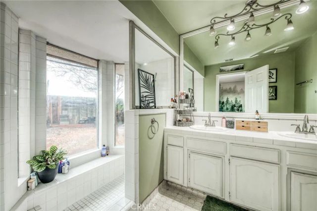 6189 N Cleo Avenue, Fresno, CA 93722