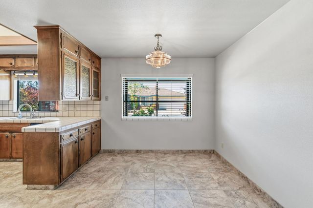 867 E Frederick Avenue, Fresno, CA 93720