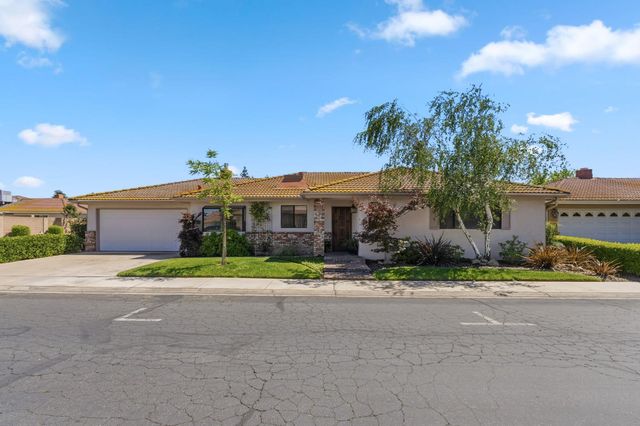 867 E Frederick Avenue, Fresno, CA 93720