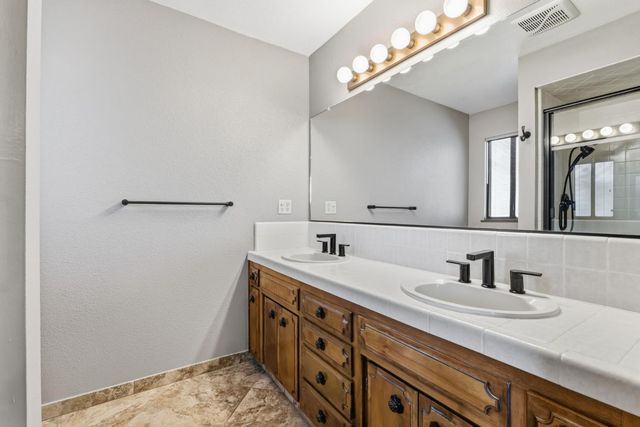 867 E Frederick Avenue, Fresno, CA 93720