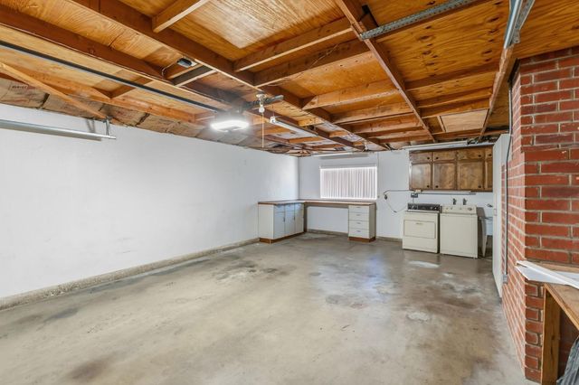 867 E Frederick Avenue, Fresno, CA 93720