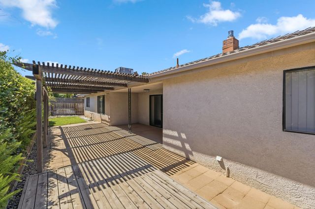 867 E Frederick Avenue, Fresno, CA 93720