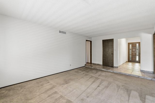 867 E Frederick Avenue, Fresno, CA 93720