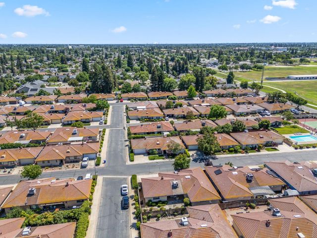 867 E Frederick Avenue, Fresno, CA 93720