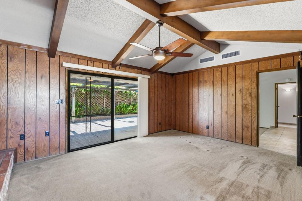Image 13 of property listing at 867 E Frederick Avenue, Fresno, CA 93720