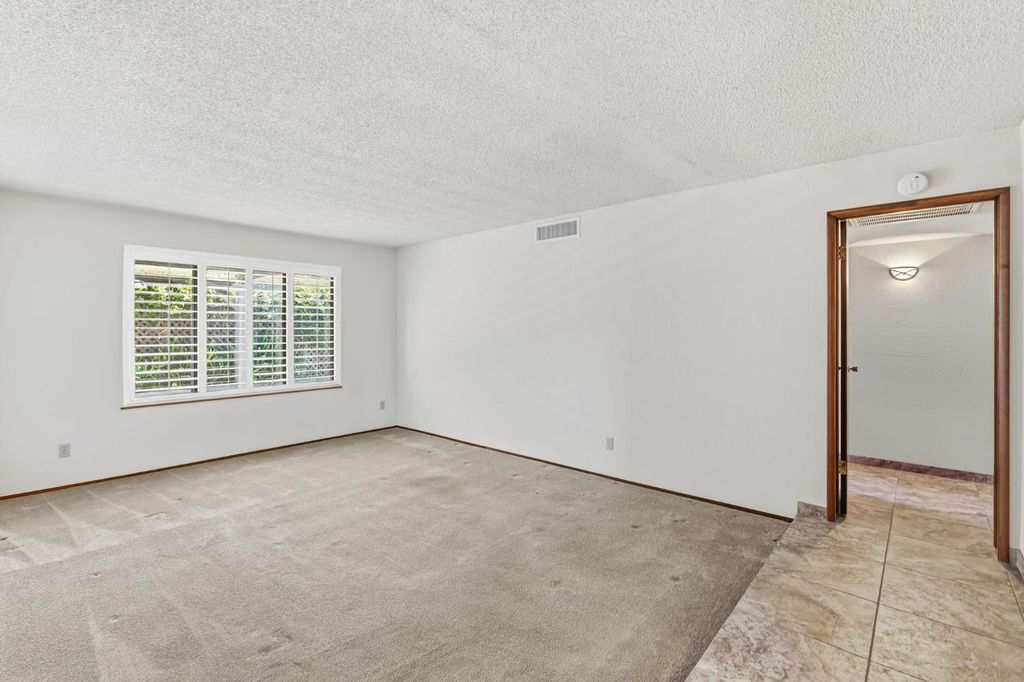 Image 21 of property listing at 867 E Frederick Avenue, Fresno, CA 93720