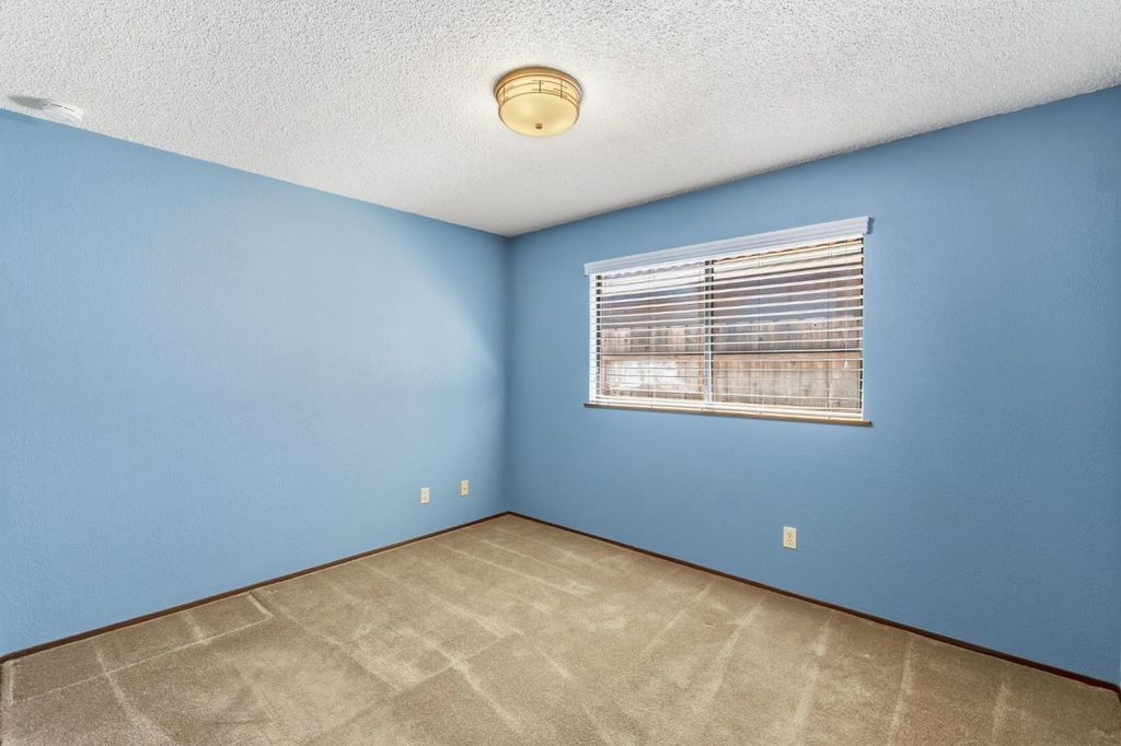 Image 24 of property listing at 867 E Frederick Avenue, Fresno, CA 93720