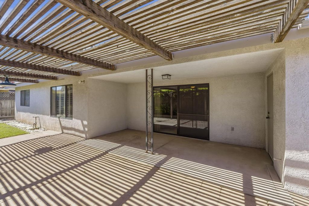 Image 36 of property listing at 867 E Frederick Avenue, Fresno, CA 93720