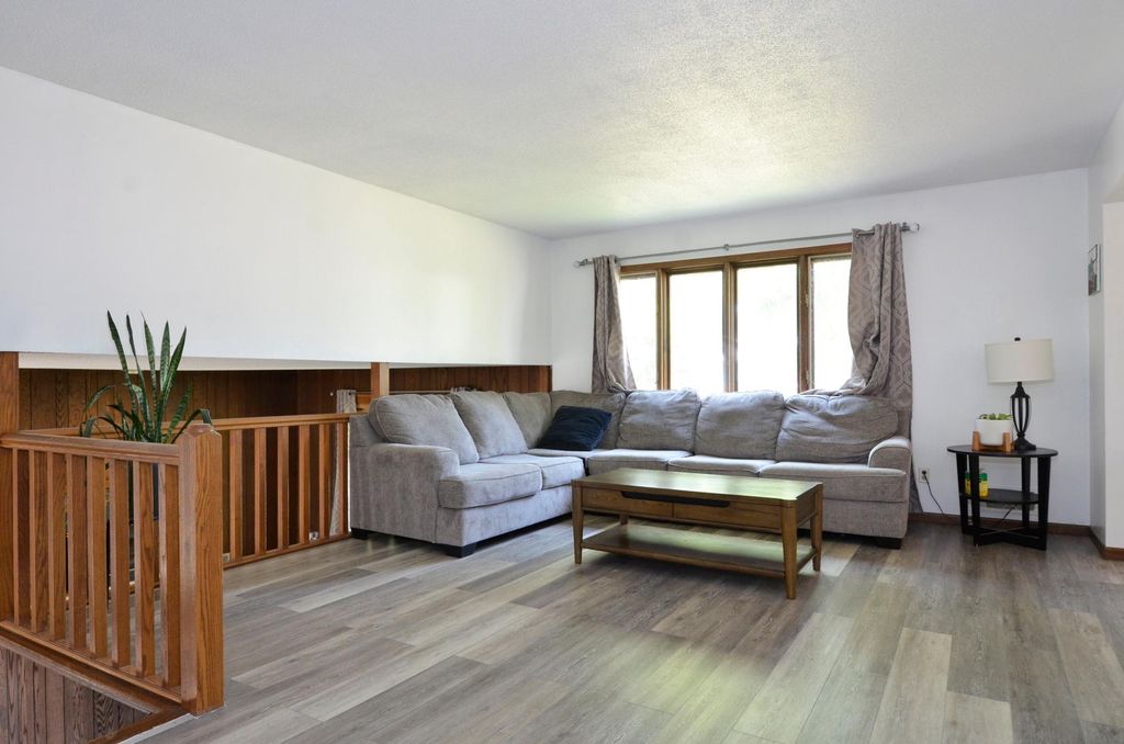 2775 Hilltop Court, North Saint Paul, MN 55109 — photo 3