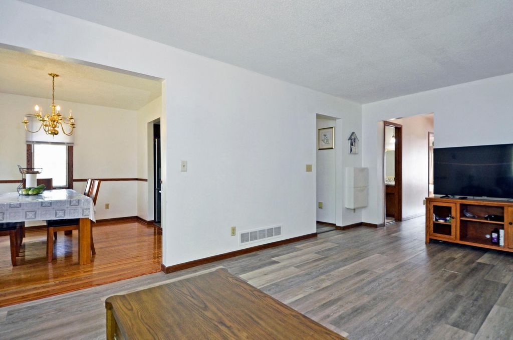 2775 Hilltop Court, North Saint Paul, MN 55109 — photo 5