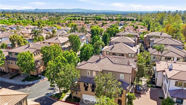 143 Lockford, Irvine, CA 92602