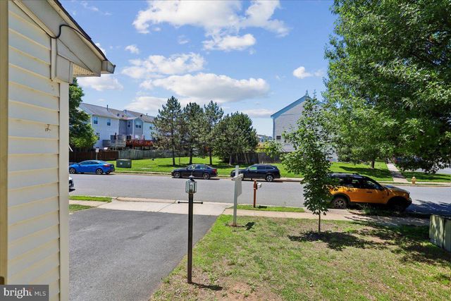 8737 HACKNEY DR, Bristow, VA 20136