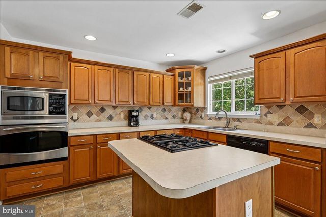 8737 HACKNEY DR, Bristow, VA 20136