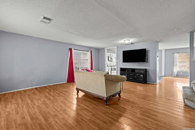 8146 Easy Meadow, Converse, TX 78109